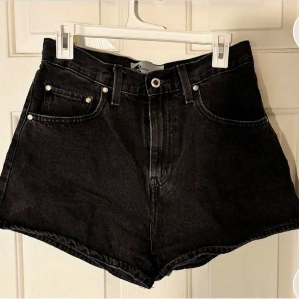 Levi’s Black Denim Mom Jean Shorts